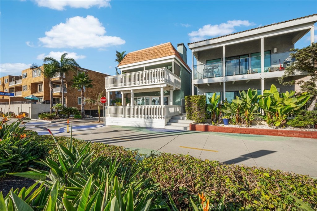 700 E Oceanfront