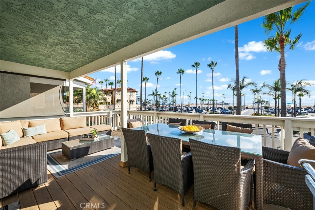 700 E Oceanfront