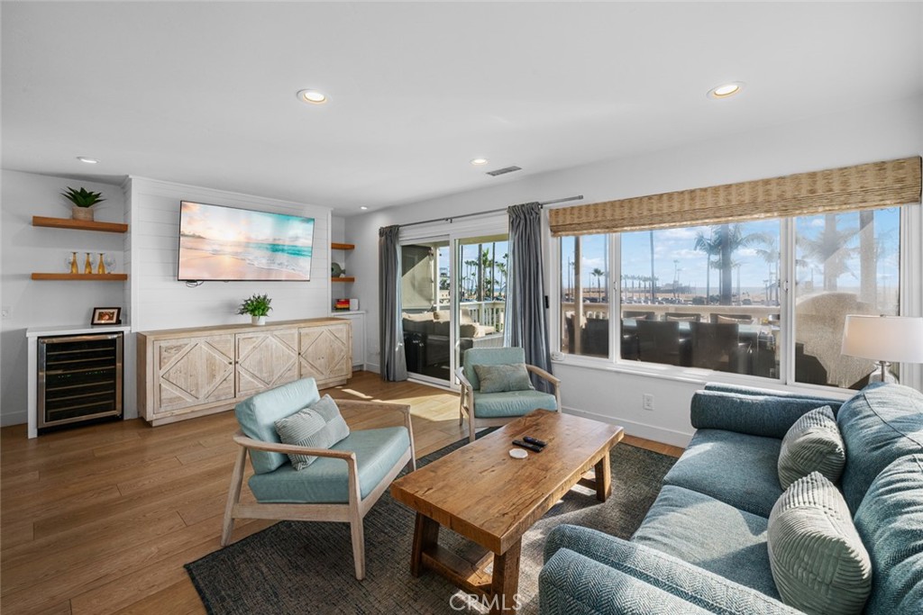 700 E Oceanfront