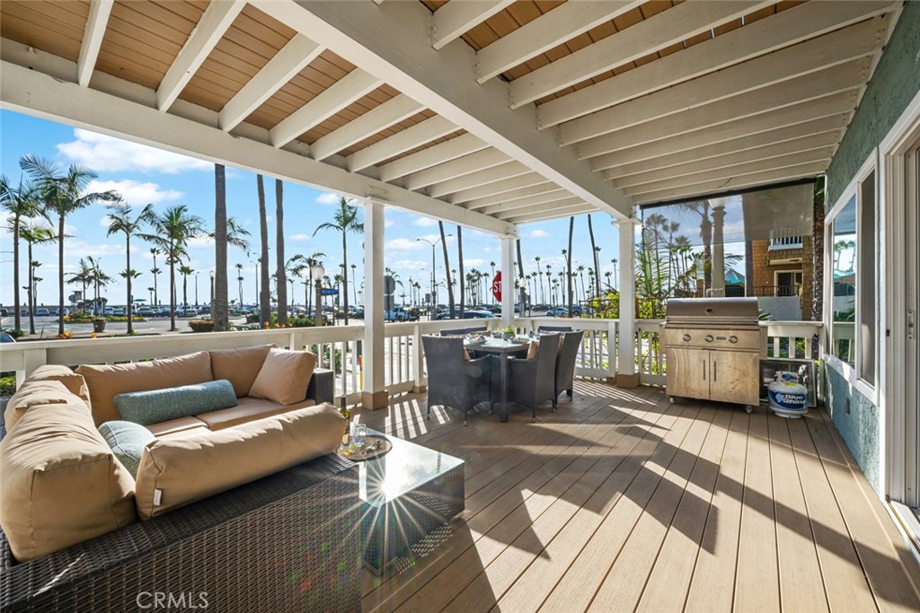 700 E Oceanfront