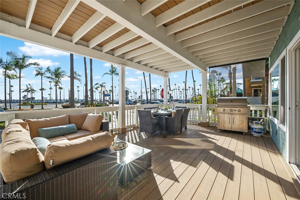 700 E Oceanfront