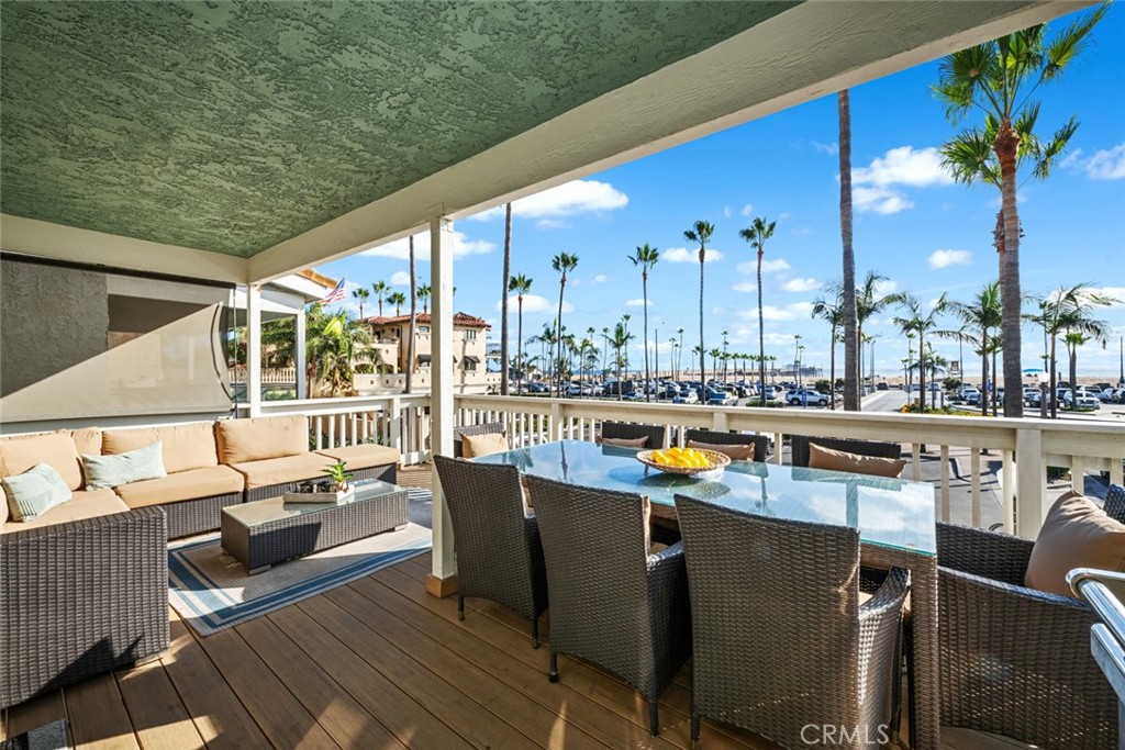 700 E Oceanfront