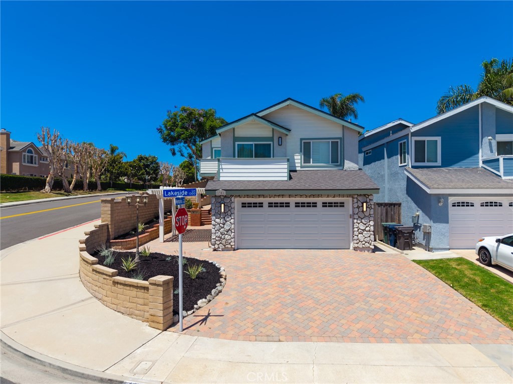 1301 Lakeside Lane