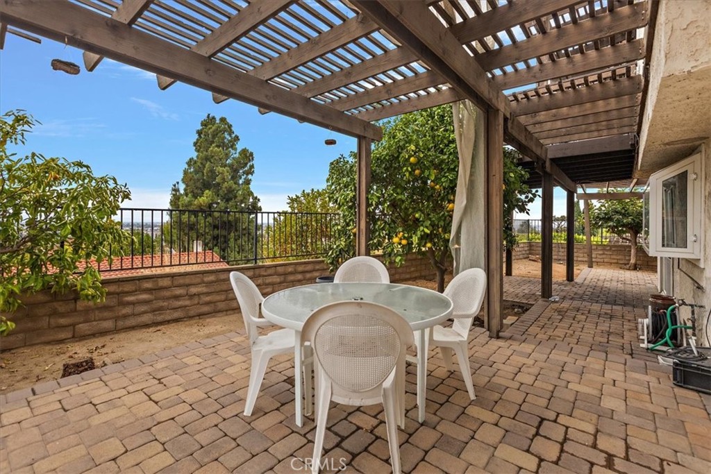 1601 Loma Road