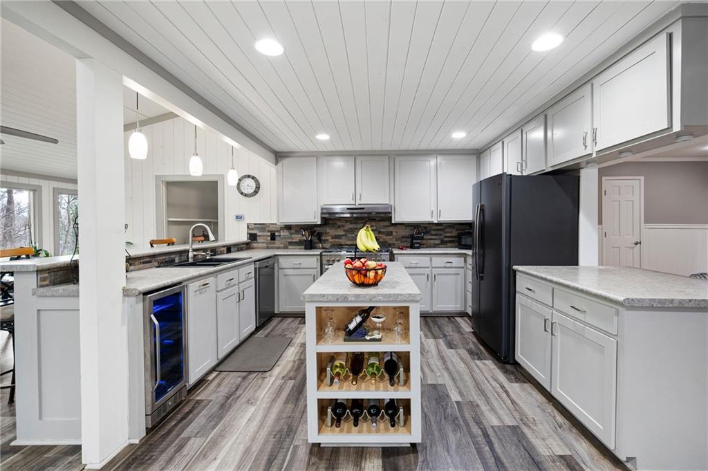 244 Sherbrook Court NW