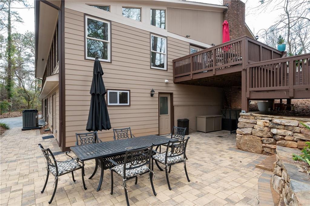 244 Sherbrook Court NW