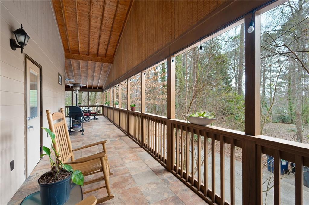 244 Sherbrook Court NW