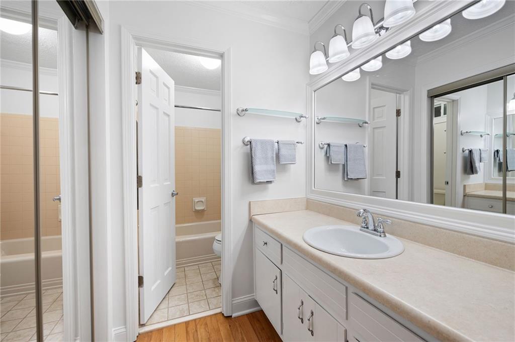 244 Sherbrook Court NW