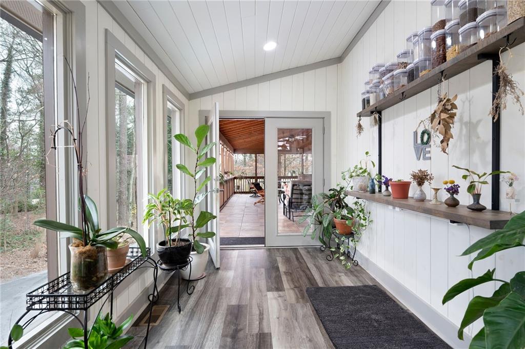 244 Sherbrook Court NW