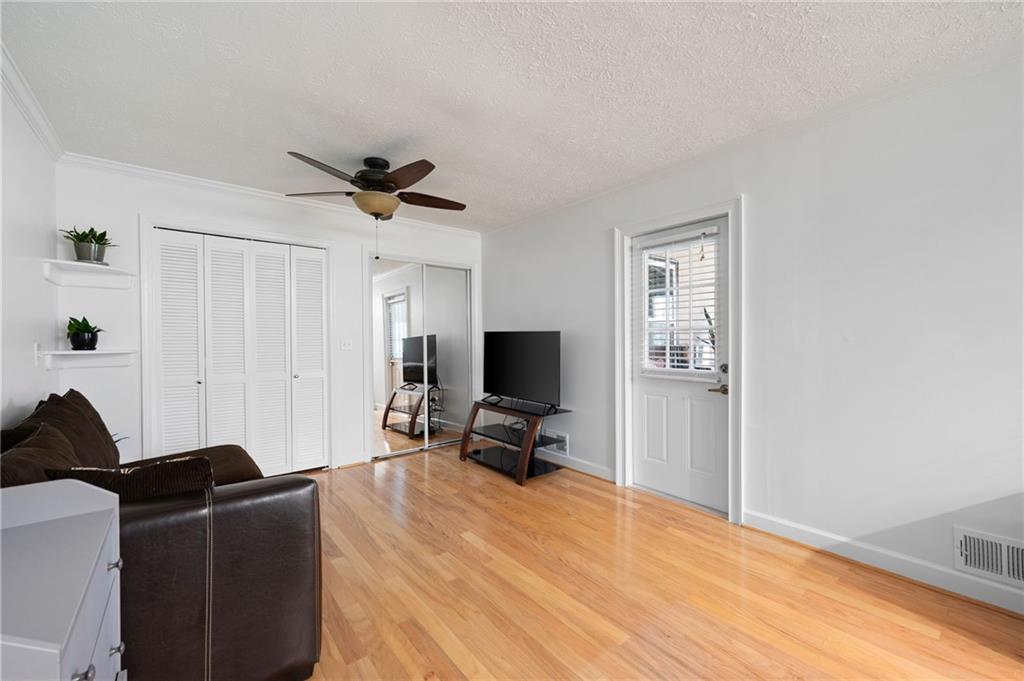 244 Sherbrook Court NW
