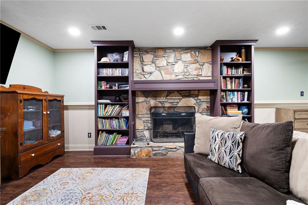 244 Sherbrook Court NW