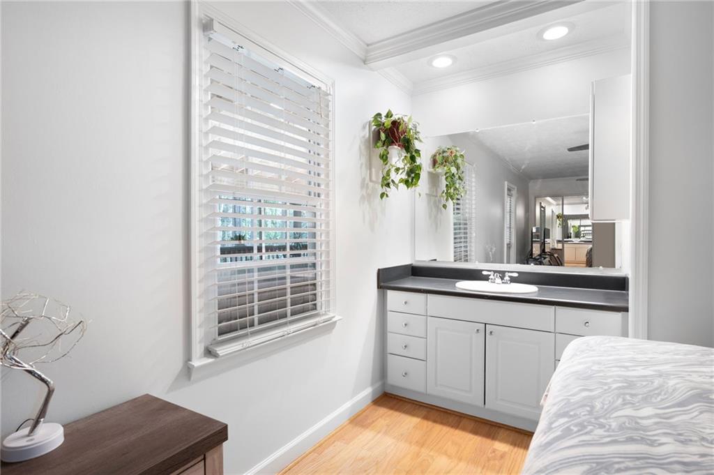 244 Sherbrook Court NW
