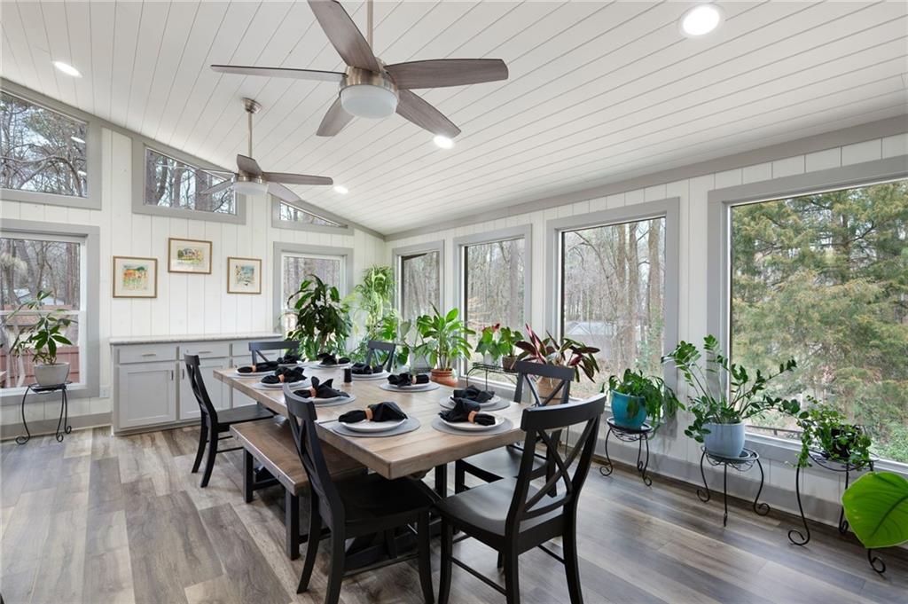 244 Sherbrook Court NW
