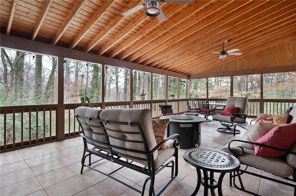 244 Sherbrook Court NW