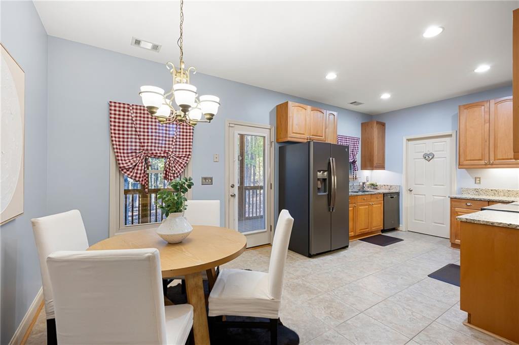 325 Harris Loop