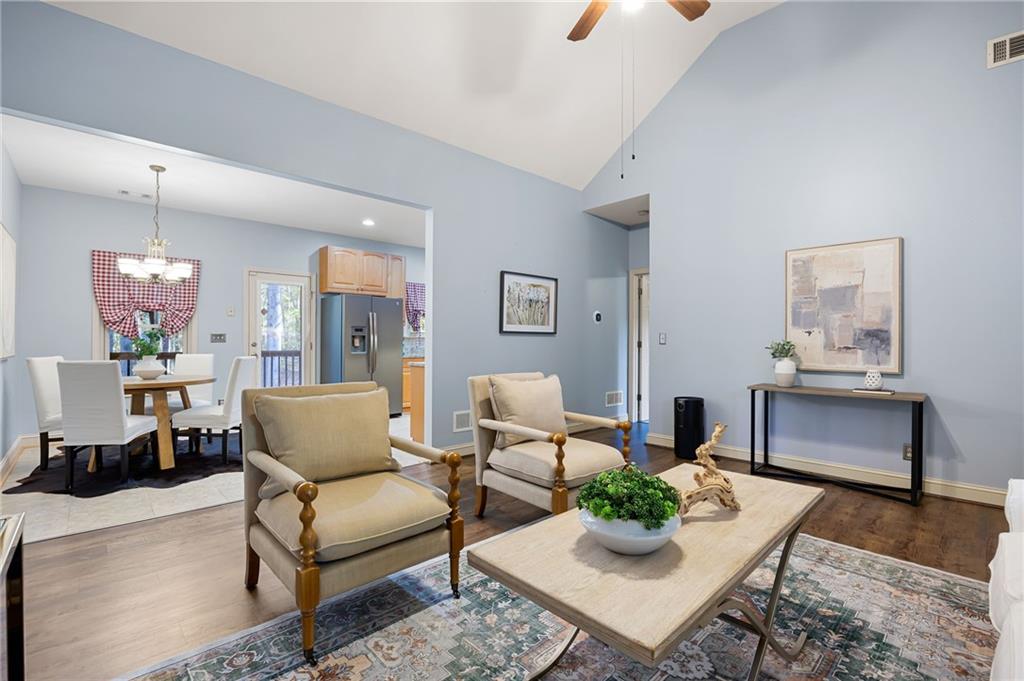 325 Harris Loop