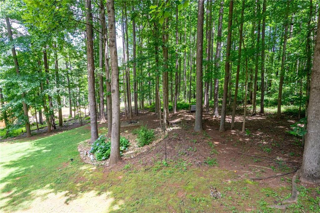 325 Harris Loop