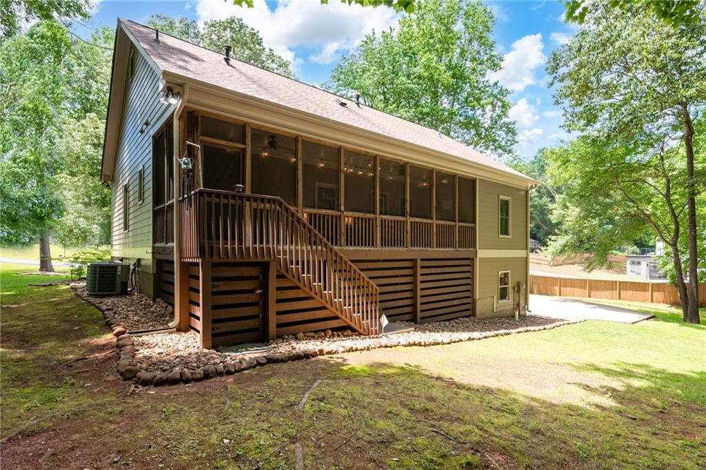325 Harris Loop