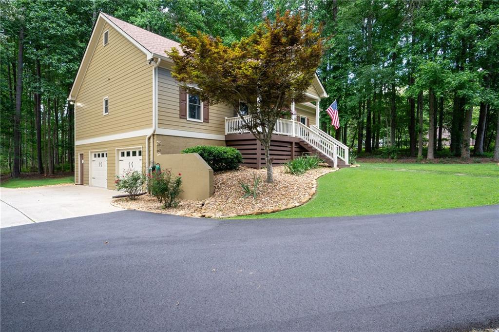 325 Harris Loop