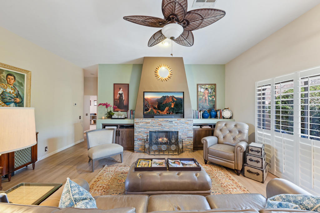 54480 Avenida Carranza