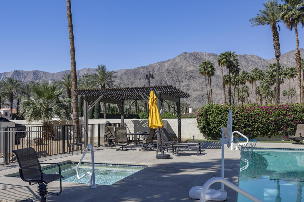 49460 Avenida Club La Quinta