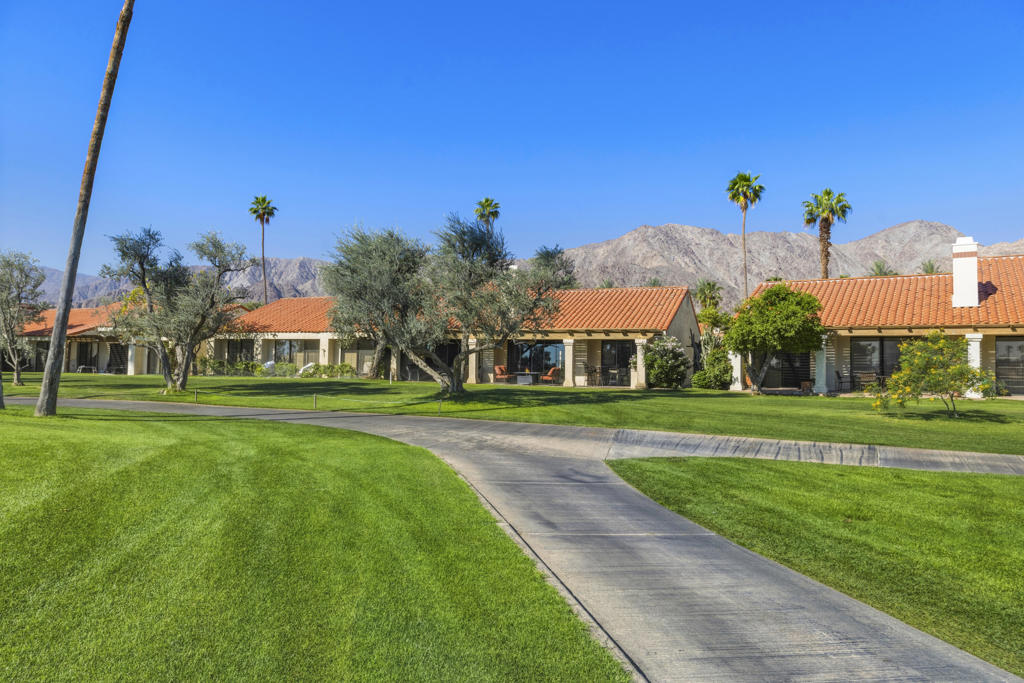 49460 Avenida Club La Quinta