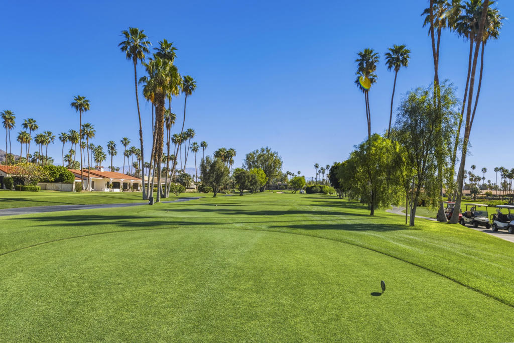 49460 Avenida Club La Quinta