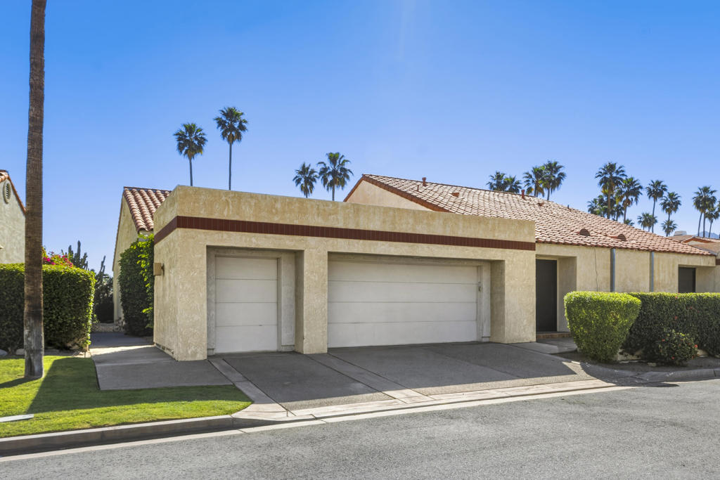 49460 Avenida Club La Quinta