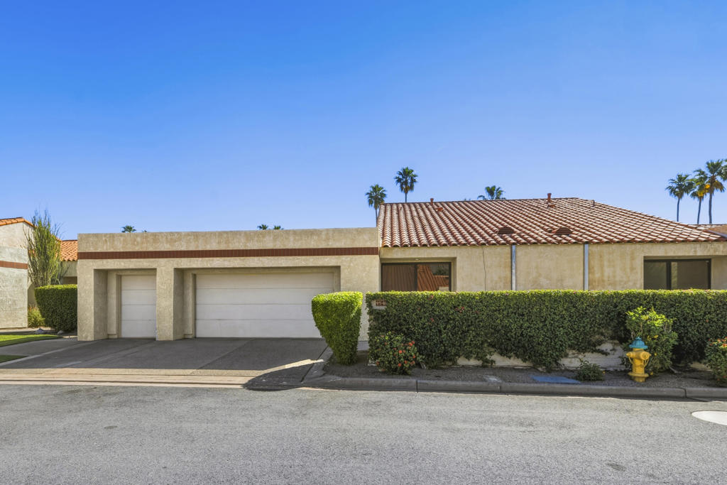 49460 Avenida Club La Quinta