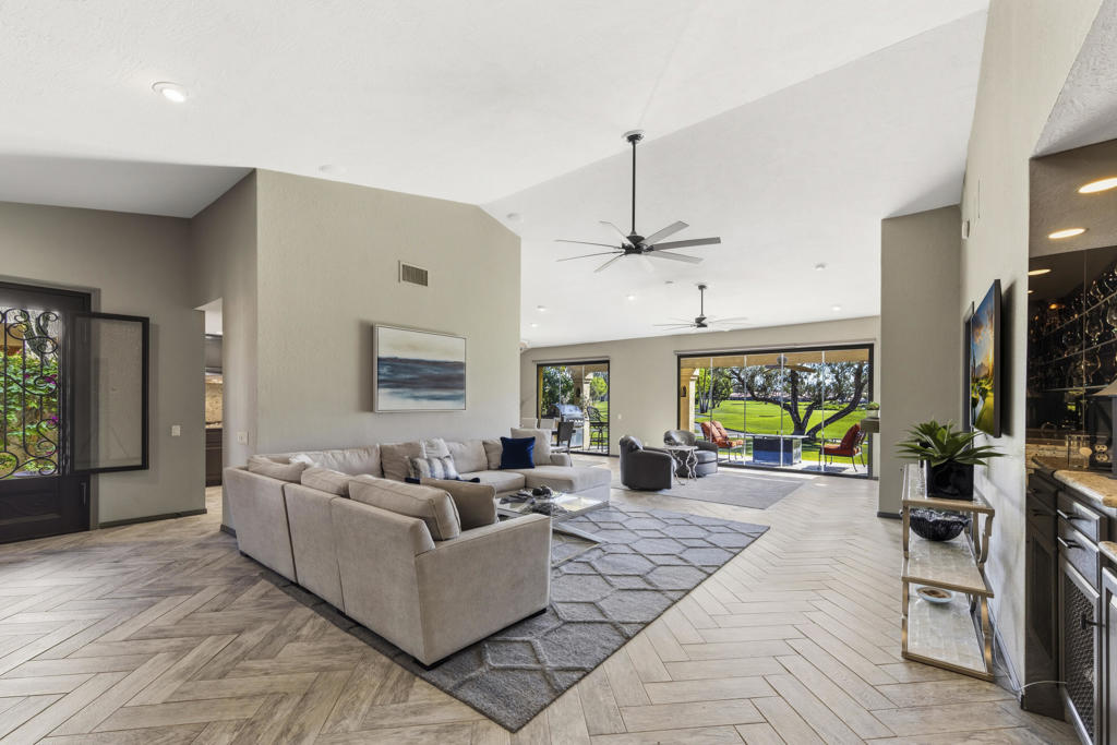 49460 Avenida Club La Quinta