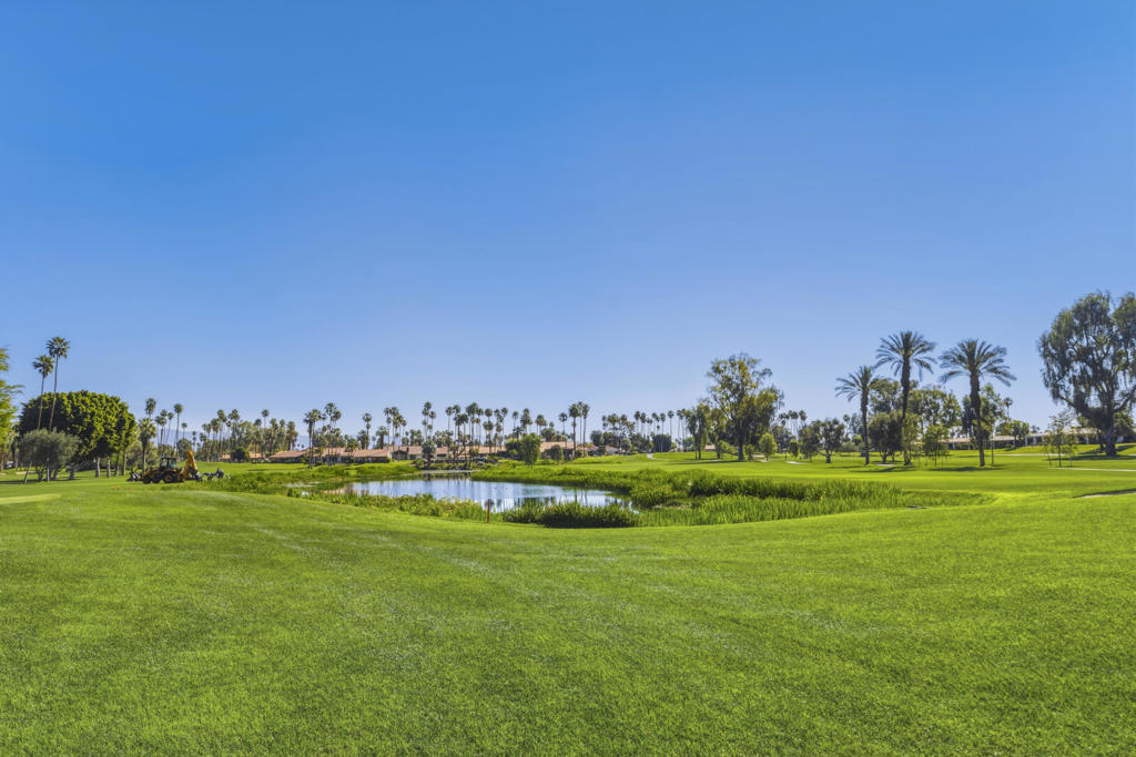 49460 Avenida Club La Quinta