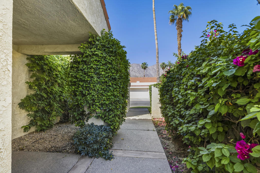 49460 Avenida Club La Quinta