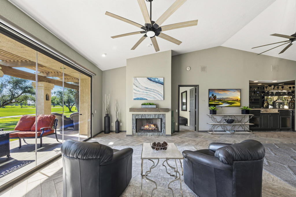 49460 Avenida Club La Quinta
