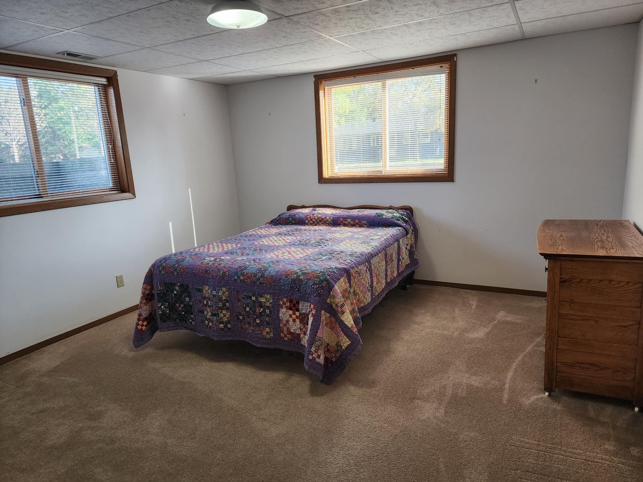 401 Knollcrest Avenue