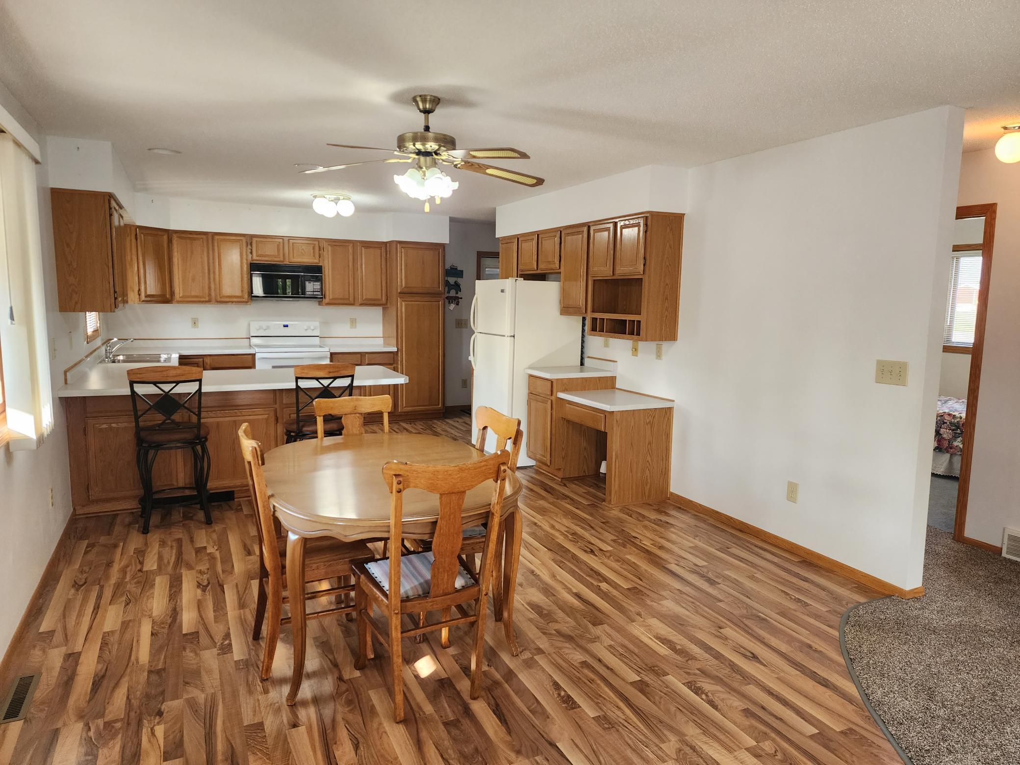 401 Knollcrest Avenue