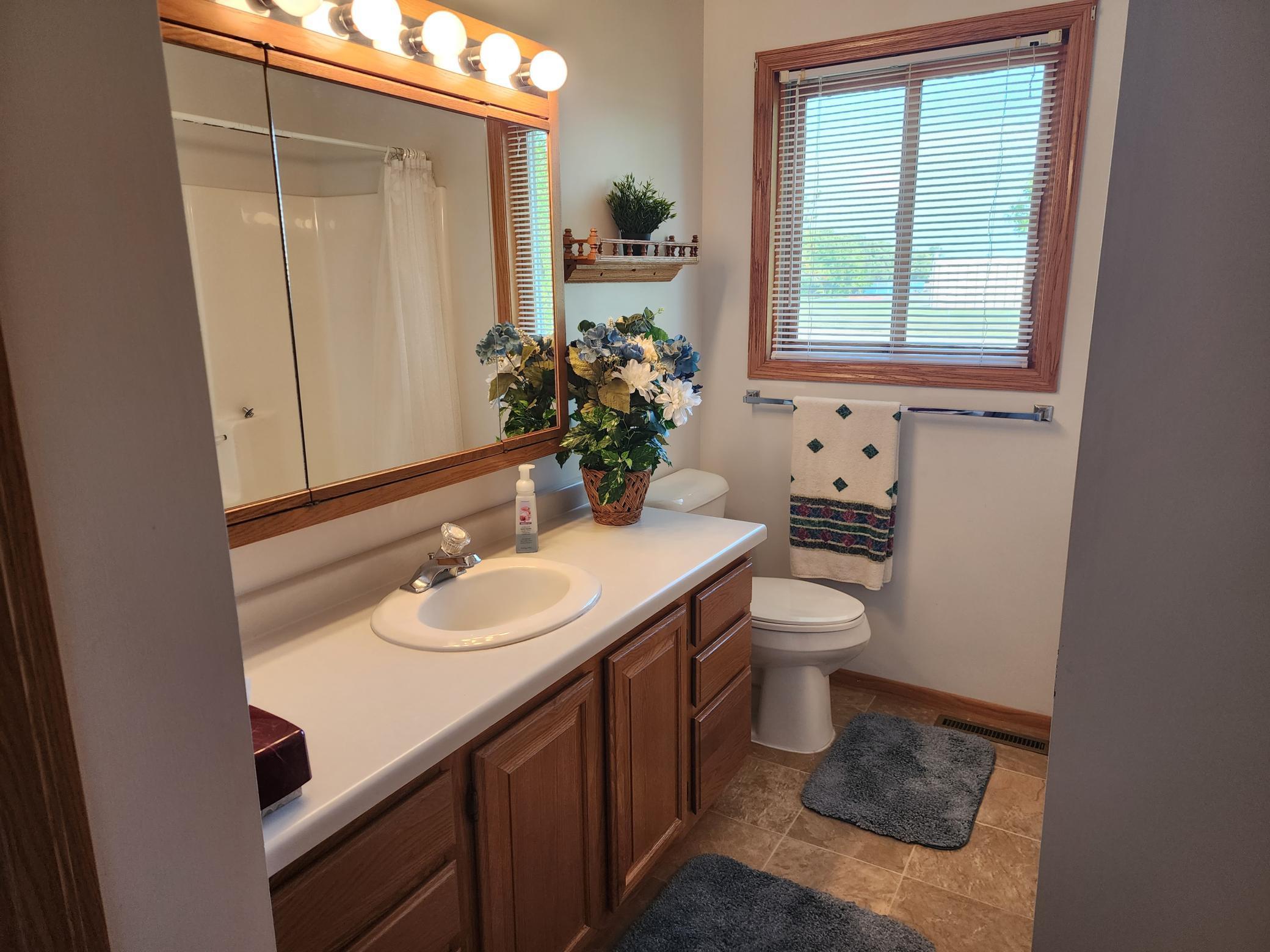 401 Knollcrest Avenue