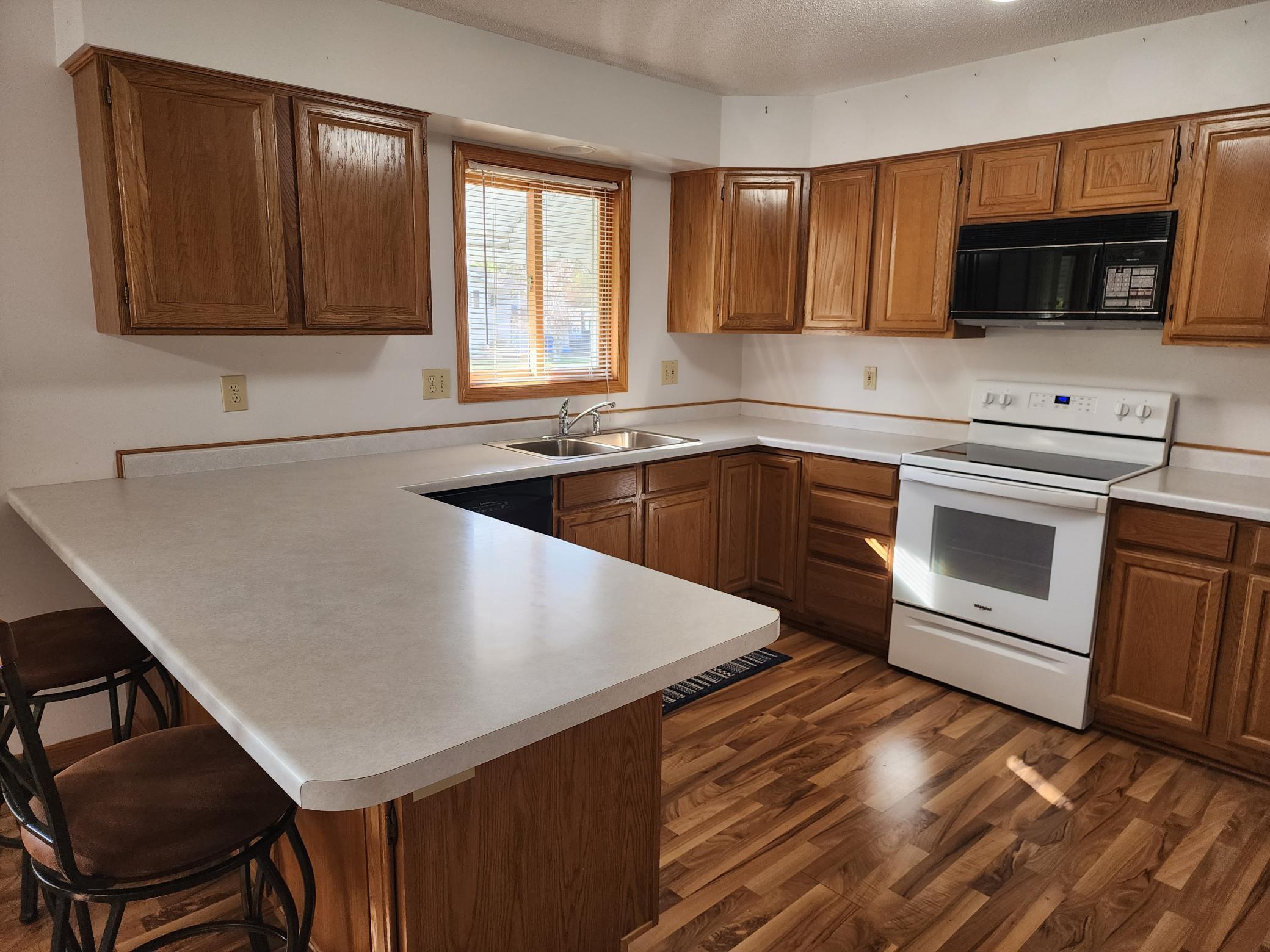 401 Knollcrest Avenue