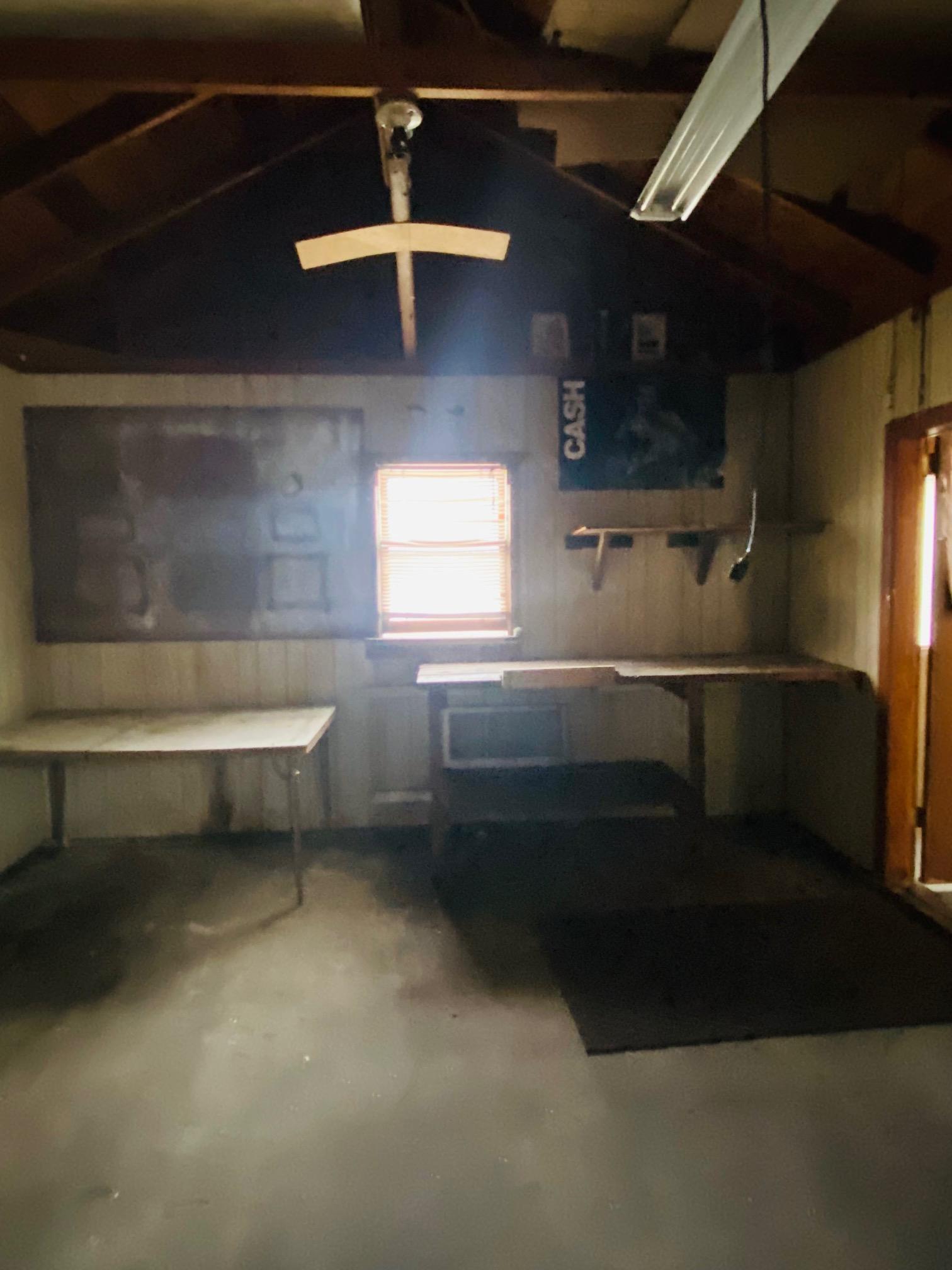 407 W Garfield Avenue