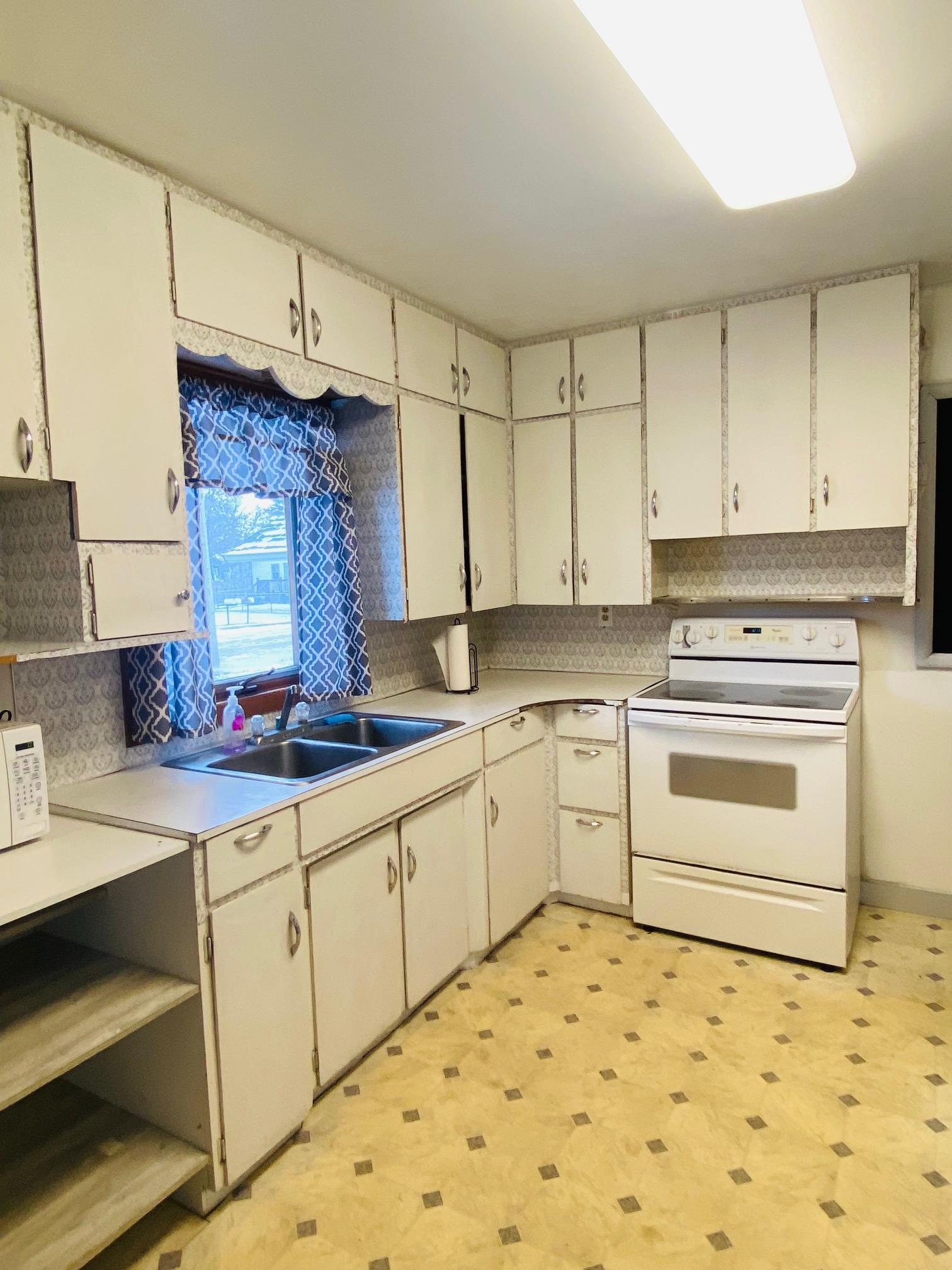 407 W Garfield Avenue