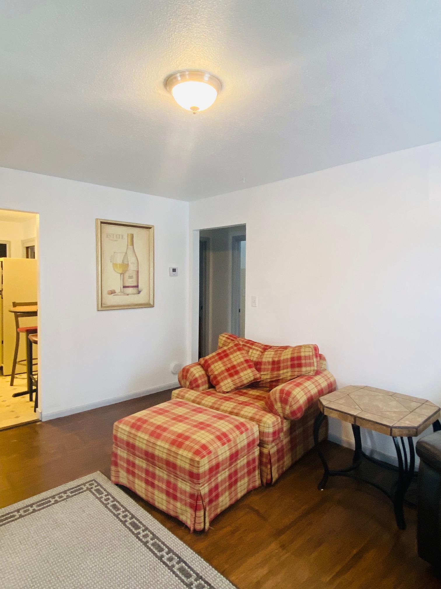 407 W Garfield Avenue