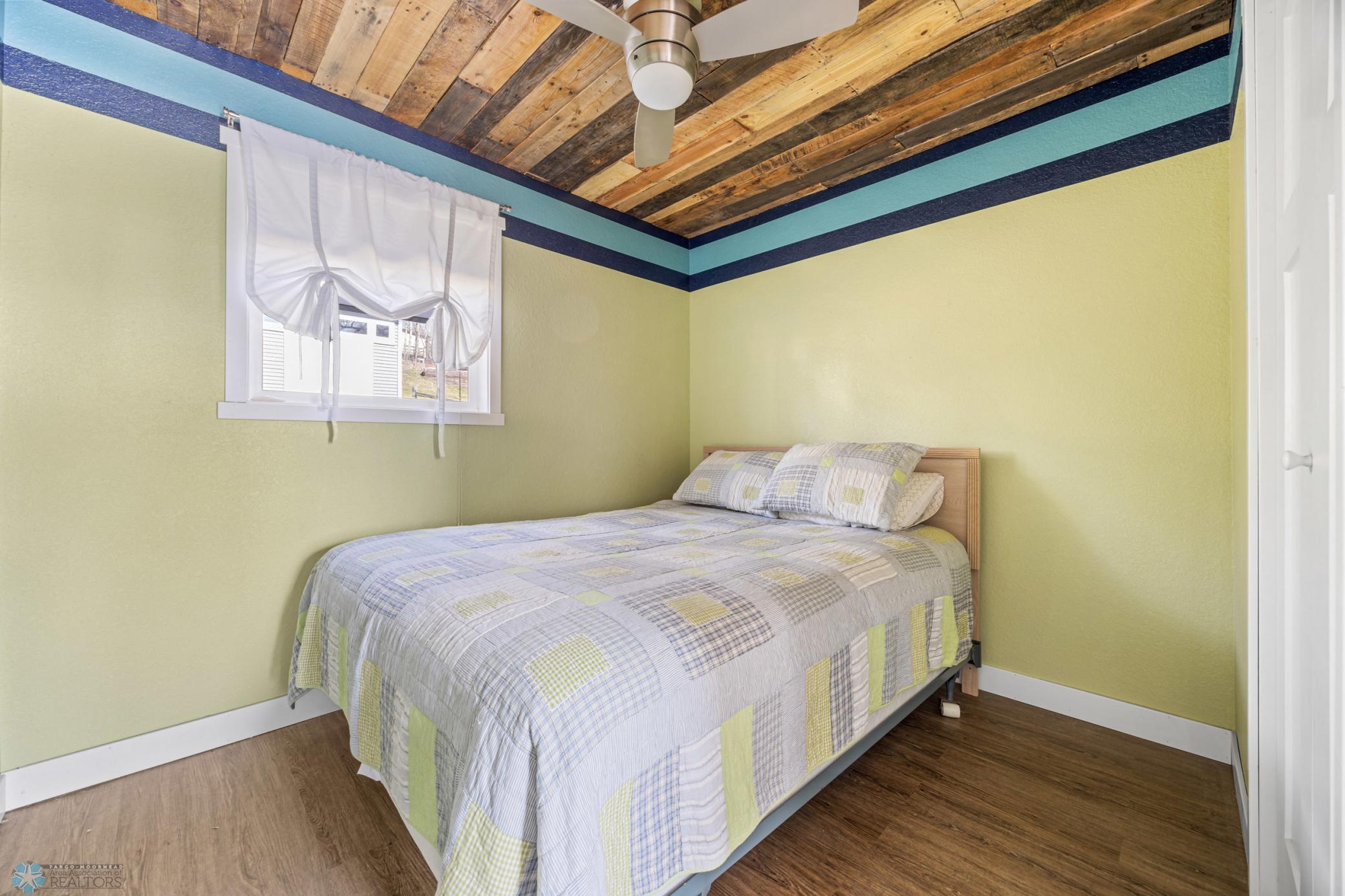 48300 Pike Beach Road