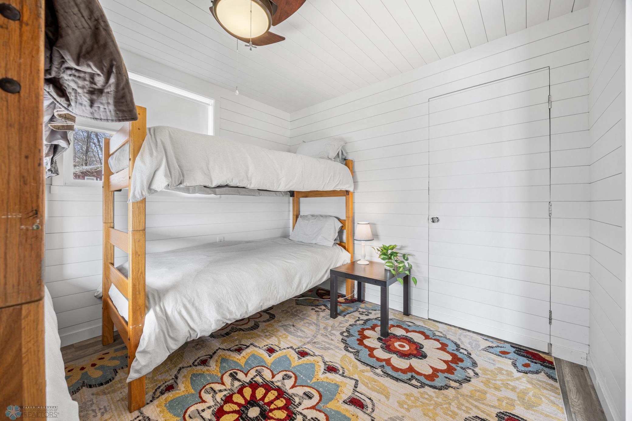 48300 Pike Beach Road