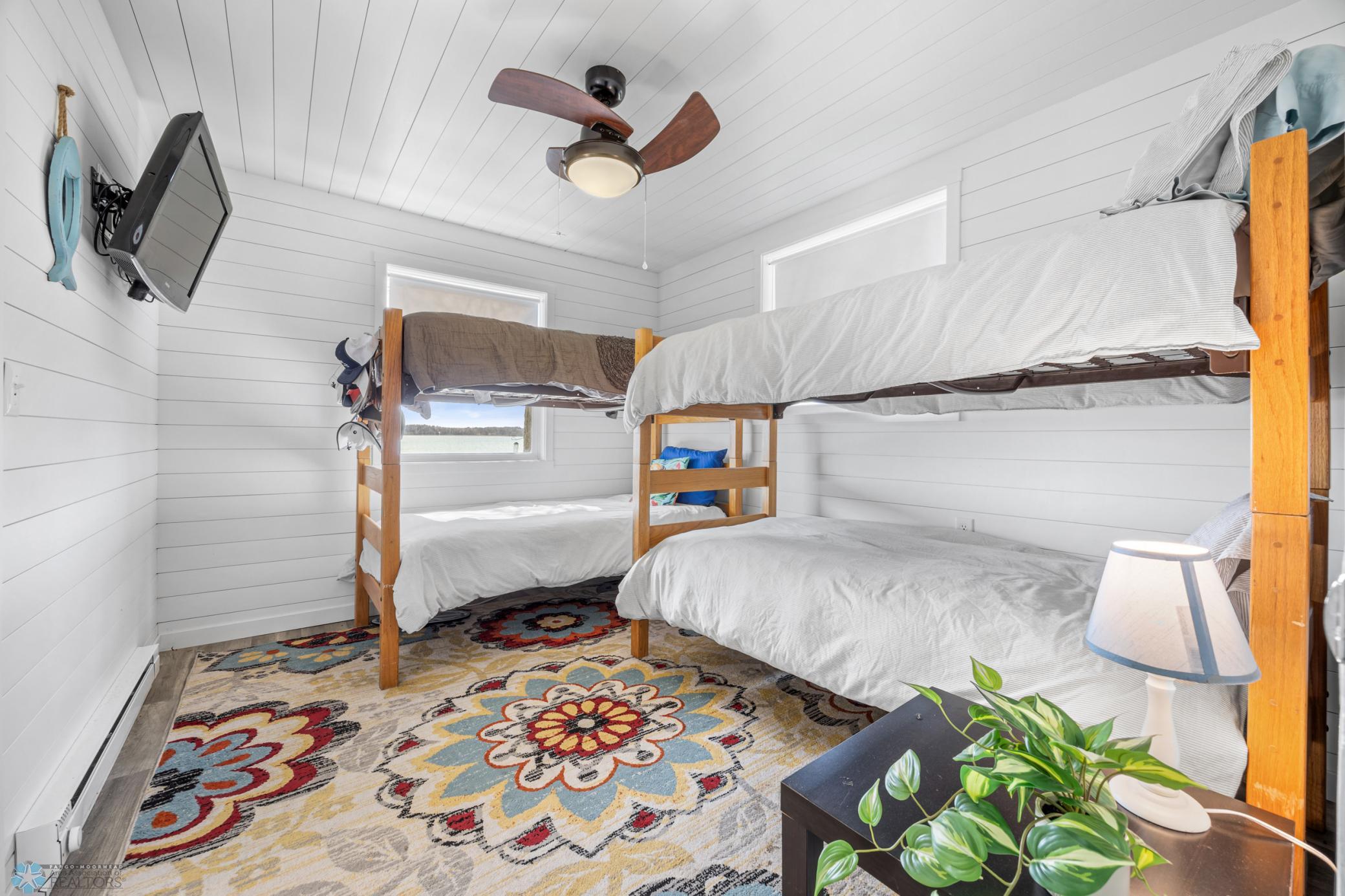 48300 Pike Beach Road