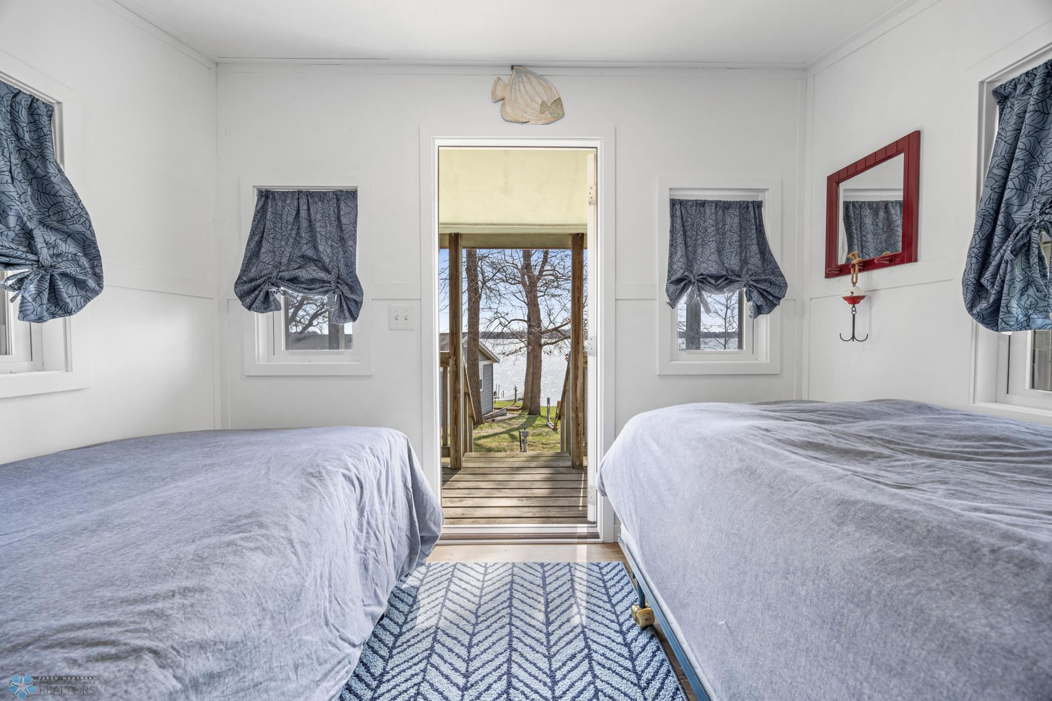 48300 Pike Beach Road