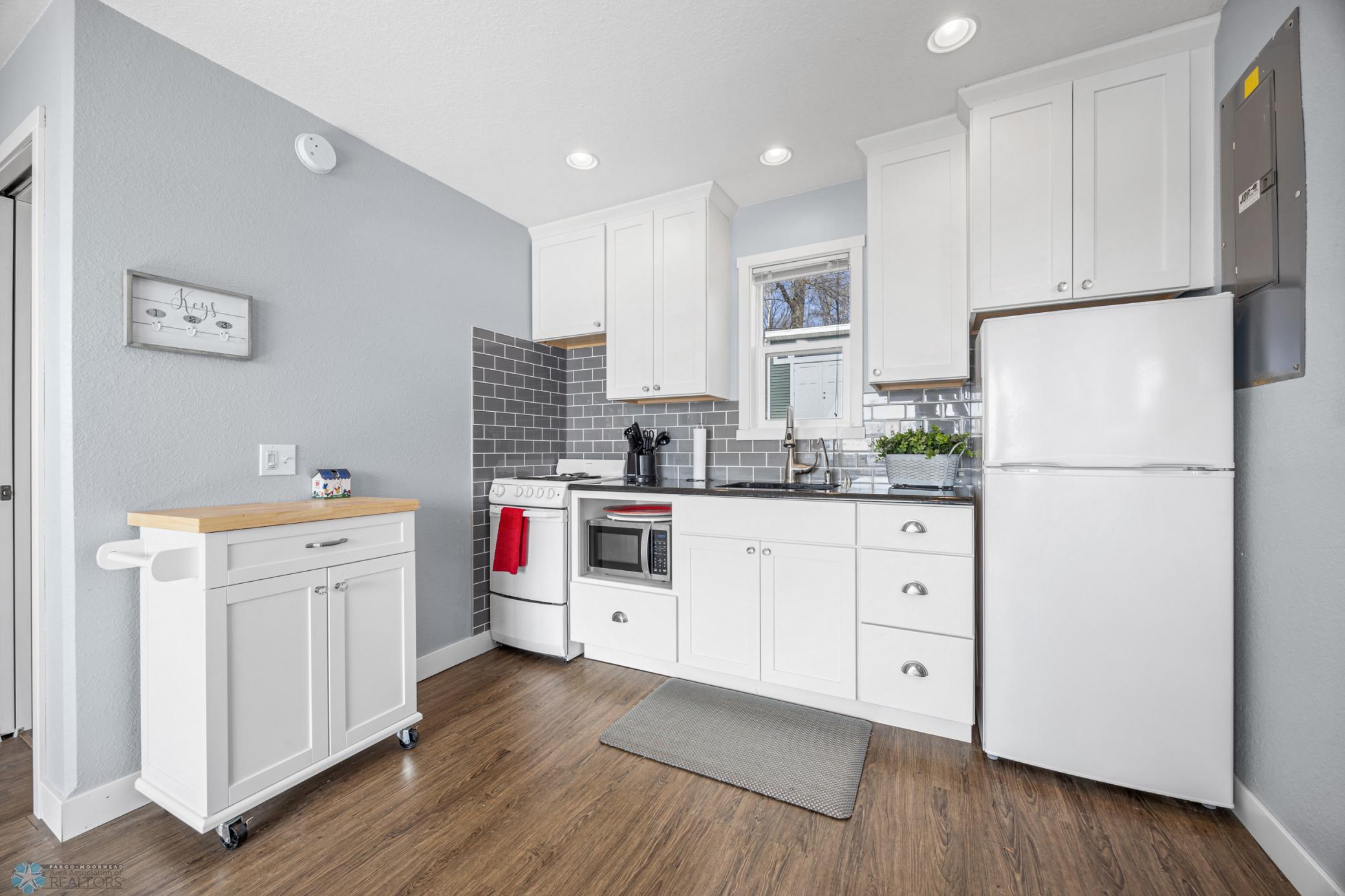 48300 Pike Beach Road