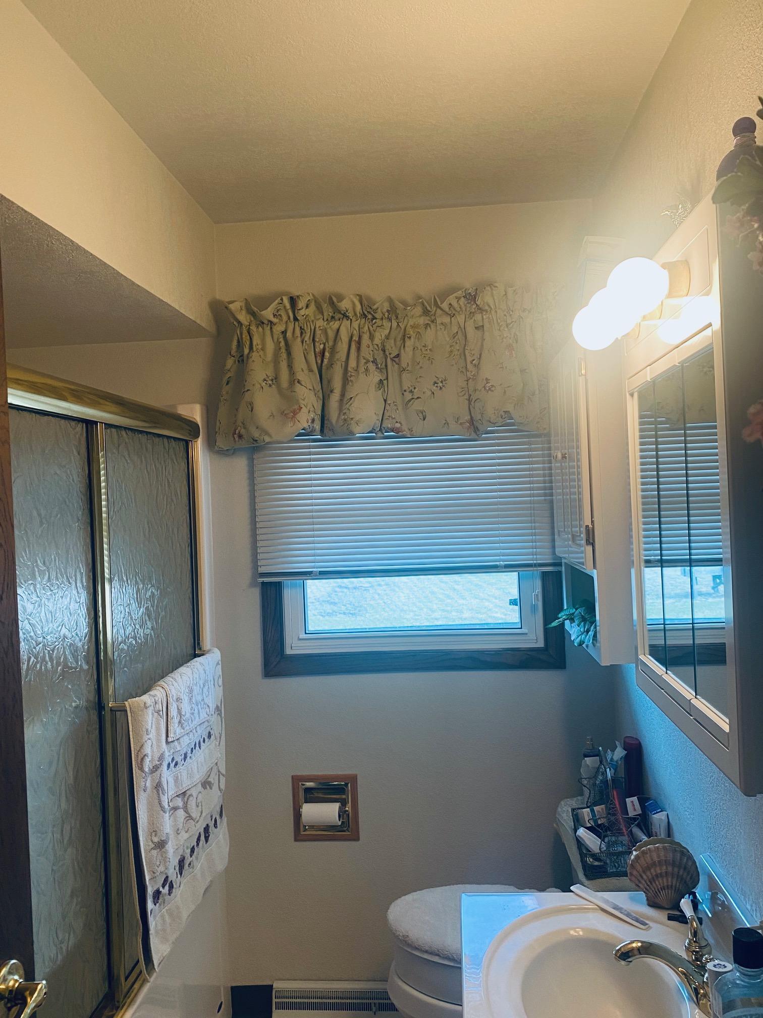 1208 Highway 34 E