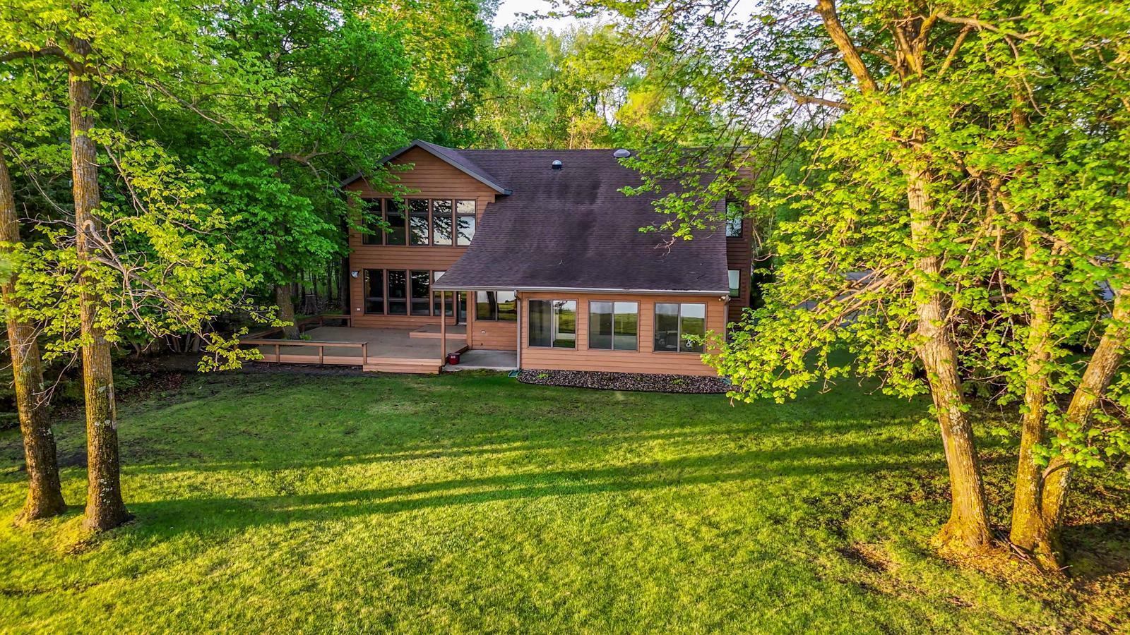 570 Shorewood Drive