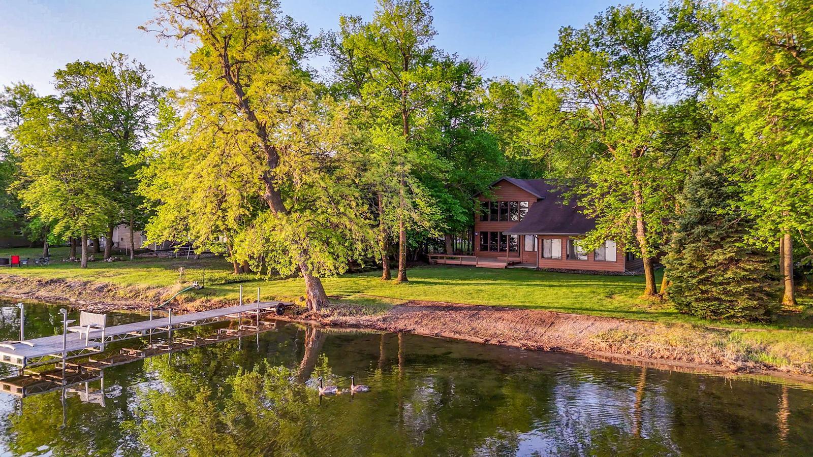 570 Shorewood Drive