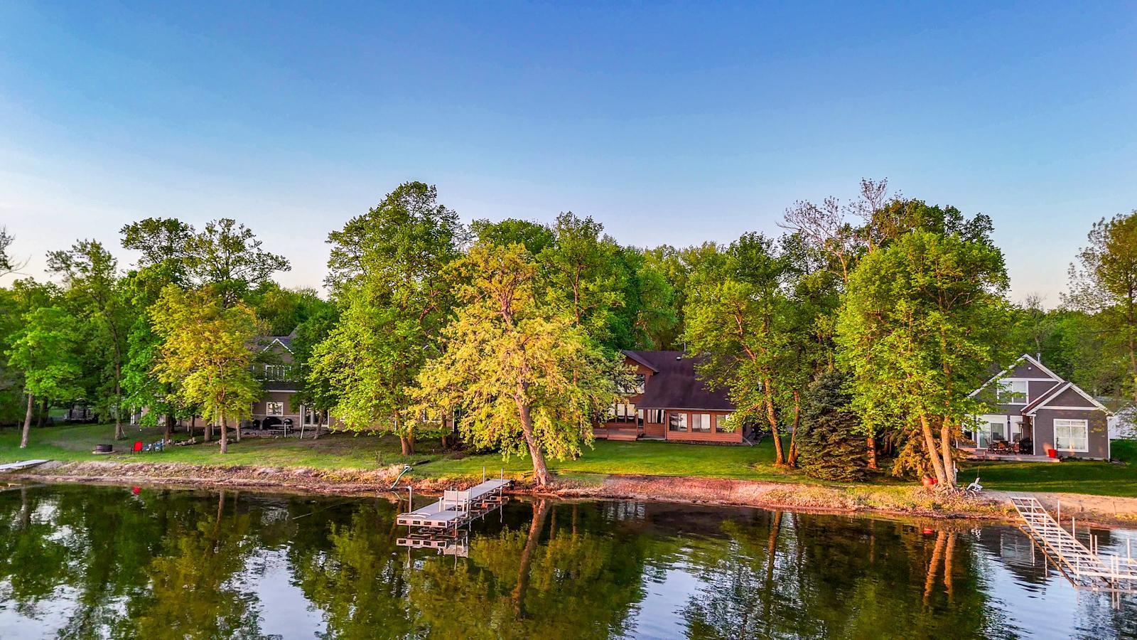 570 Shorewood Drive