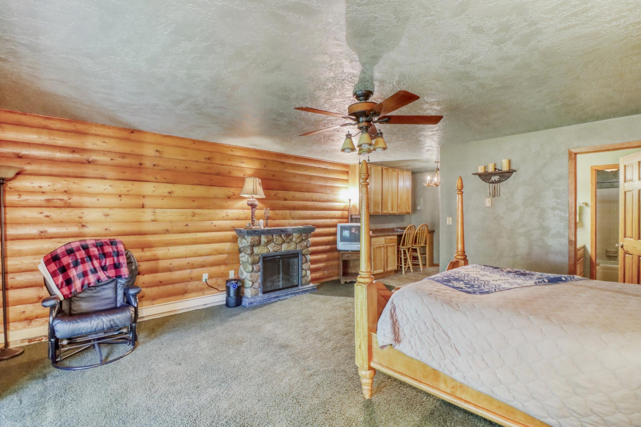 315 Park Lake Boulevard Unit: 104